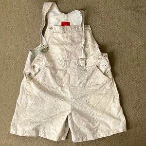 Gloria Vanderbilt snakeskin print overall shorts, color: tan/white, size: L